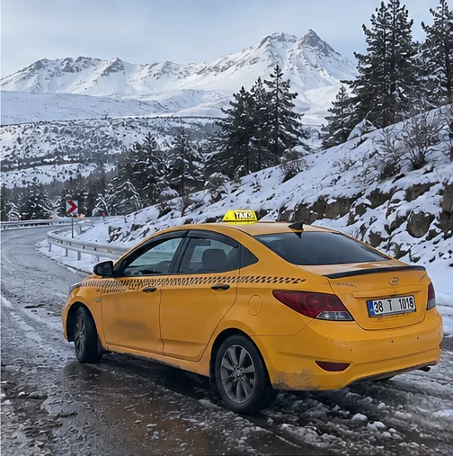 Kayseri 7/24 Taksi aracı, Erciyes yolunda karlı havada